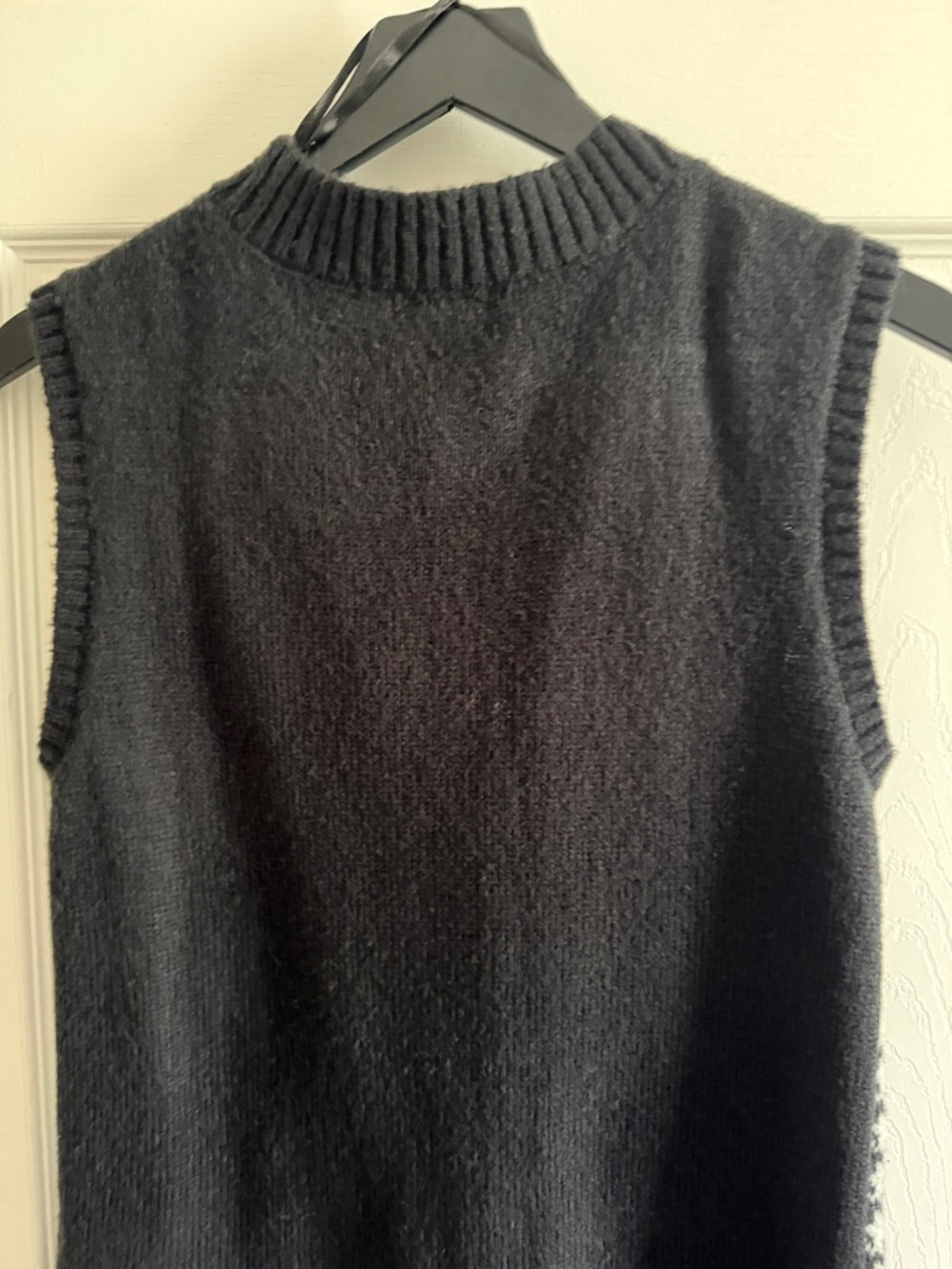 wild fable Black & White Houndstooth V-Neck Sweater Vest - Picture 8 of 10